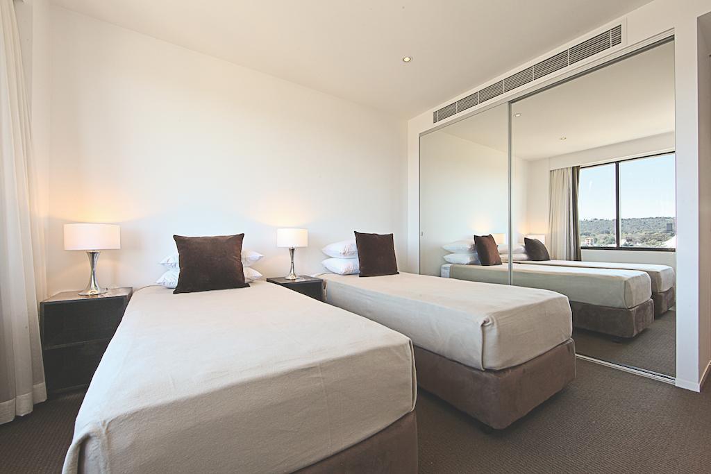 Lj Hooker Manuka Prestige Accommodation Канберра Экстерьер фото