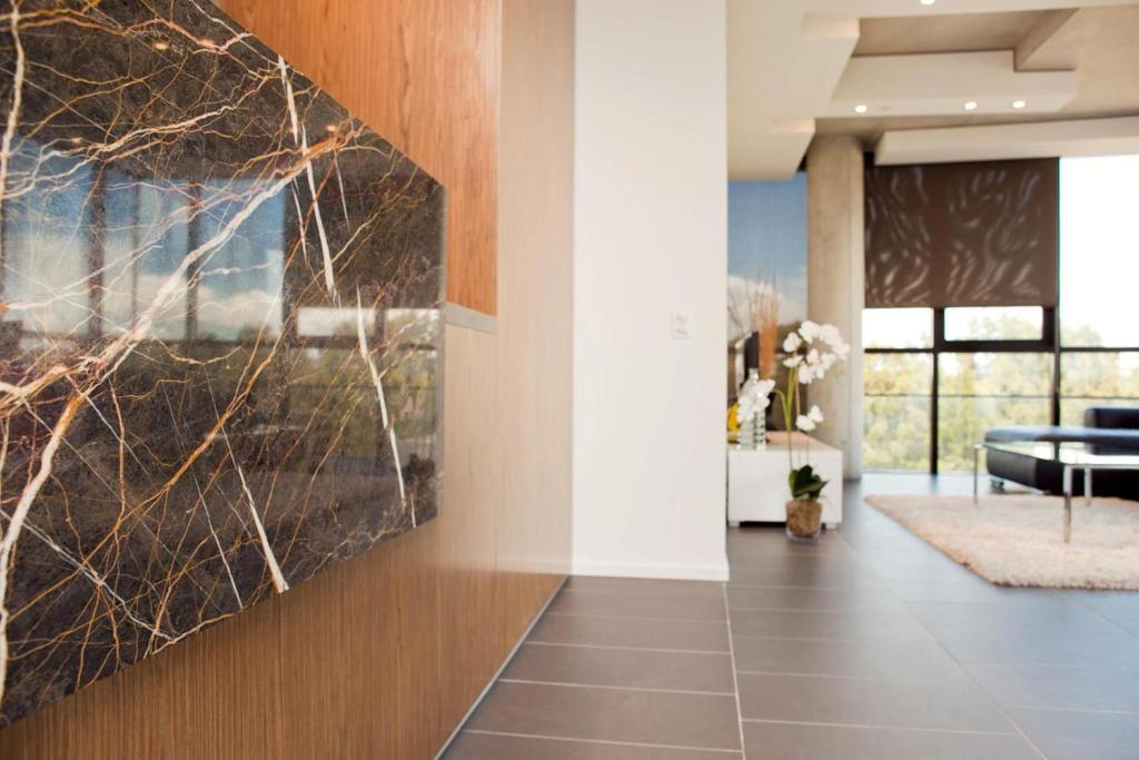 Lj Hooker Manuka Prestige Accommodation Канберра Номер фото